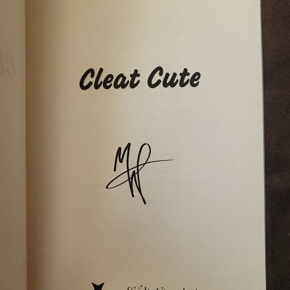 **NEW & SIGNED** Cleat Cute by Meryl Wilsner, Illumicrate Afterlight exclusive - Picture 4 of 13